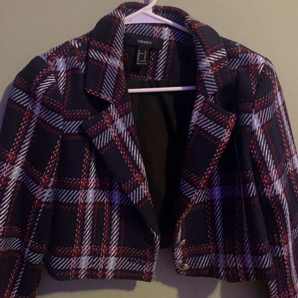 Plaid crop blazer in (dark blue)